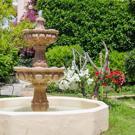 Hotel La Villa Sainte Valerie Adults Only Жюан-ле-Пен Екстер'єр фото
