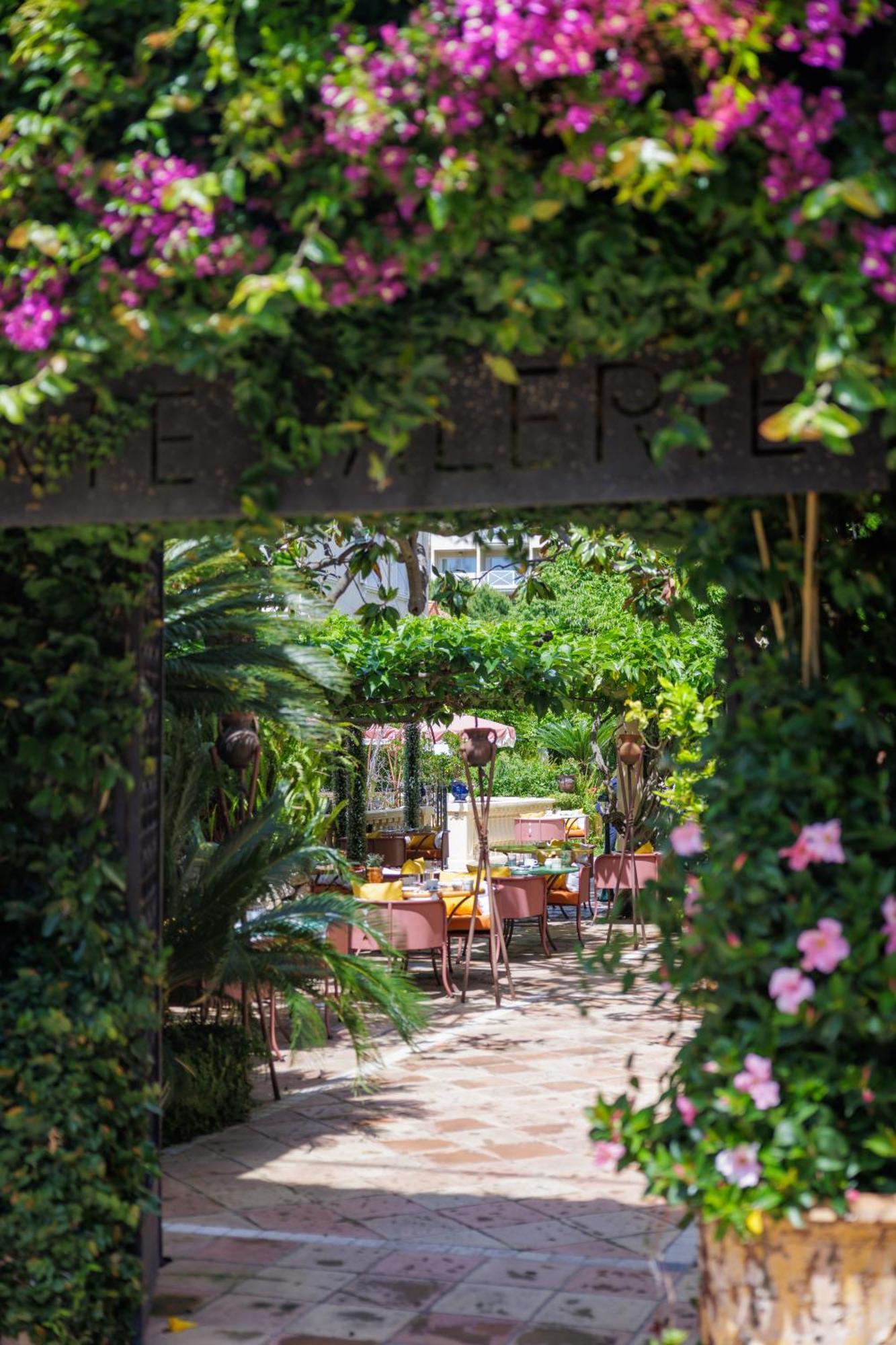 Hotel La Villa Sainte Valerie Adults Only Жюан-ле-Пен Екстер'єр фото